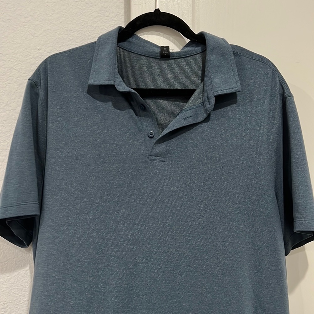 Men’s Lululemon shirt